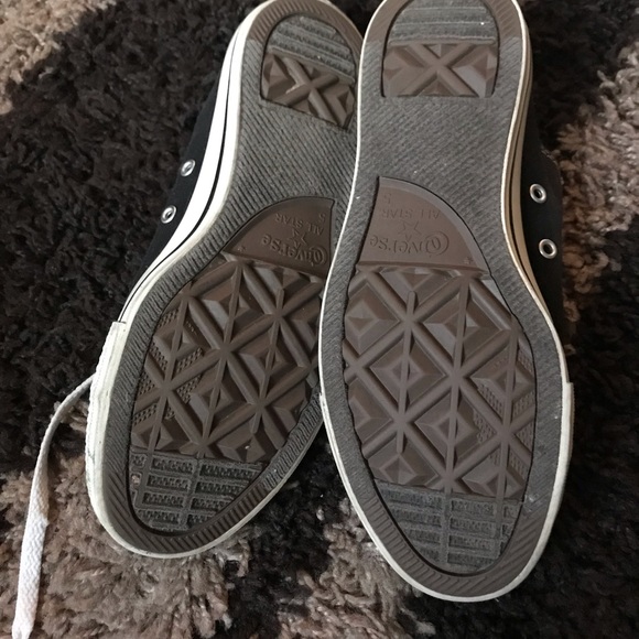 CONVERSE WOMEN SIZE 7 - Picture 2 of 3